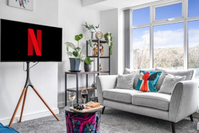 3-Bed, Sleeps 6, Near M1/M62